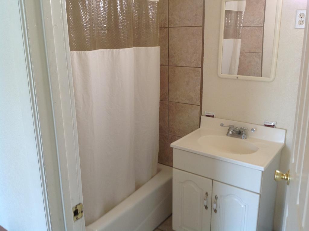 Redwood Motel Chandler Room photo